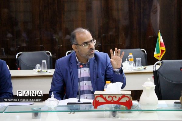 جلسه هم‌اندیشی توسعه و تجهیز هنرستان‌های استان بوشهر