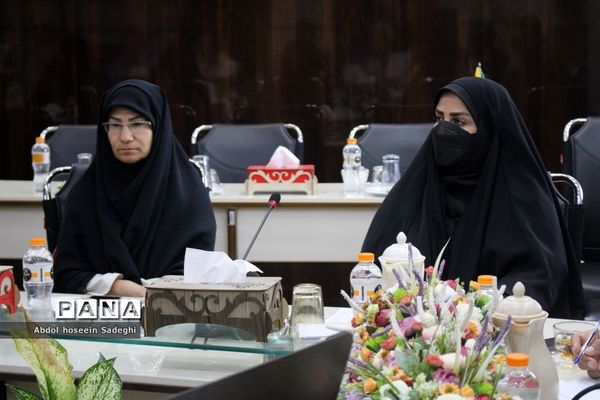 نشست مدیرکل آموزش و پرورش استان بوشهر با حوزه معاون پرورشی و فرهنگی