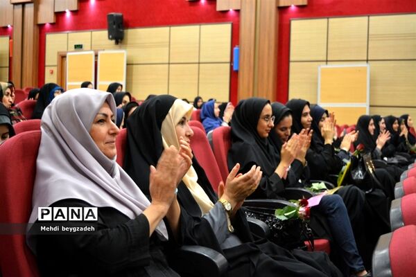 تجلیل از معماران خشت اول در ناحیه 2 بهارستان