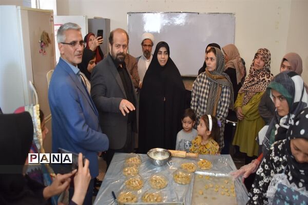 بازدید معاون وزیر و رئیس سازمان نهضت سوادآموزی از مرکز یاددهی نرجس