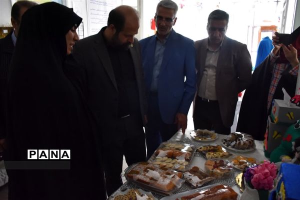 بازدید معاون وزیر و رئیس سازمان نهضت سوادآموزی از مرکز یاددهی نرجس