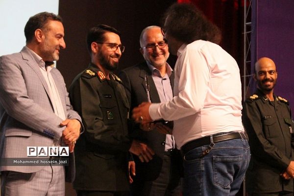 آیین اختتامیه و تجلیل از برگزیدگان اولین جشنواره روایت جهاد در قم