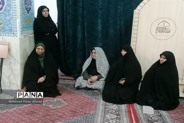 دیدار مردمی مدیرکل آموزش و پرورش فارس در حرم مطهر علی ‌بن حمزه