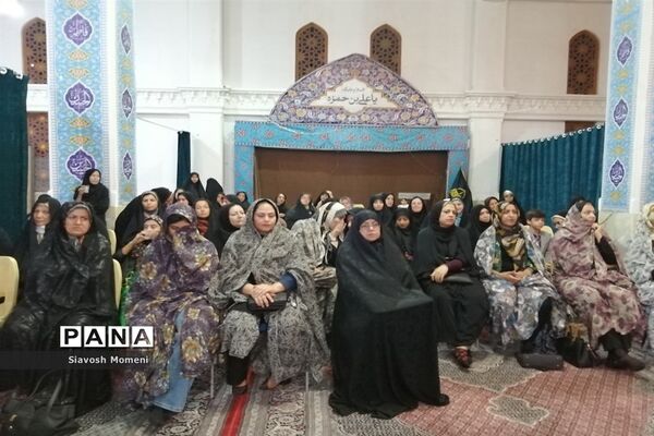 دیدار مردمی مسجد‌محوری مدیرکل آموزش و پرورش فارس با نمازگزاران حرم حضرت علی ‌بن حمزه (ع)