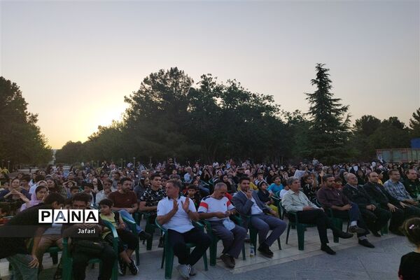 همایش پیاده‌روی دانش‌آموزان اصفهانی به‌مناسبت فر‌ارسیدن عید قربان