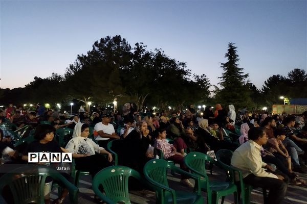 همایش پیاده‌روی دانش‌آموزان اصفهانی به‌مناسبت فر‌ارسیدن عید قربان