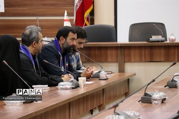 نشست هم‌اندیشی سازمان دانش‌آموزی خراسان‌رضوی با استان فارس