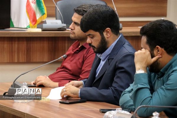 نشست هم‌اندیشی سازمان دانش‌آموزی خراسان‌رضوی با استان فارس