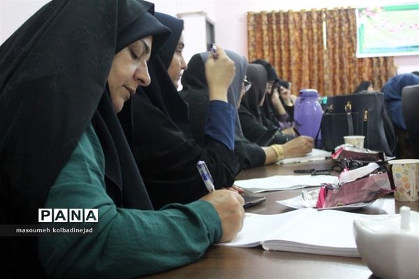 نشست مدیران مدارس در گلوگاه