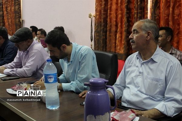 نشست مدیران مدارس در گلوگاه