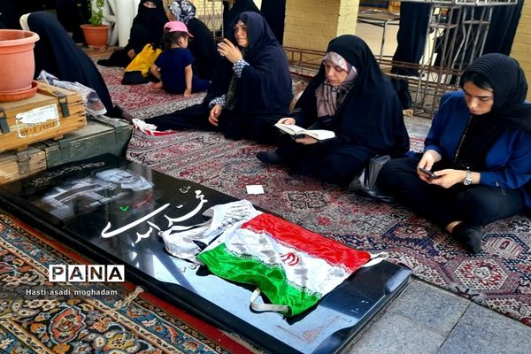 برگزاری دعای عرفه در گلزار شهدای ملارد