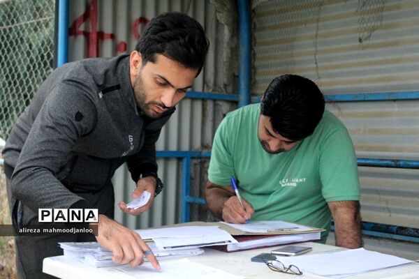 مسابقات فوتبال پیشکسوتان در گلوگاه