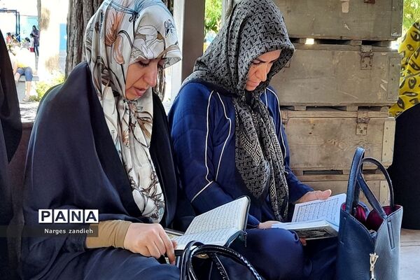 قرائت دعای پرفیض عرفه در بوستان شهدای گمنام ملارد