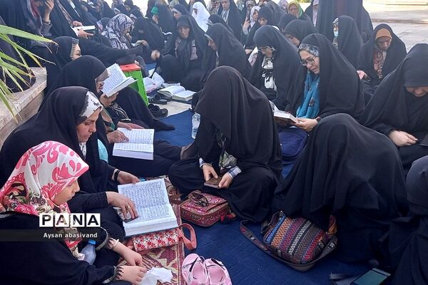 برگزاری مراسم دعای پرفیض عرفه در گلزار شهدای‌ شهرستان‌قرچک