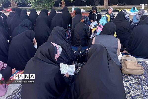 برگزاری مراسم دعای پرفیض عرفه در گلزار شهدای‌ شهرستان‌قرچک