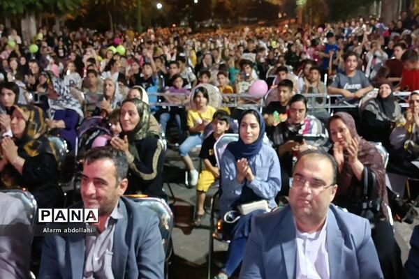 افتتاحیه غرفه‌های صنایع دستی در شهرستان‌قرچک