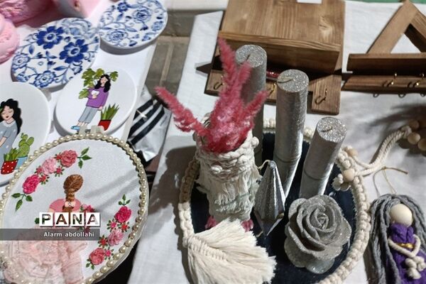 افتتاحیه غرفه‌های صنایع دستی در شهرستان‌قرچک