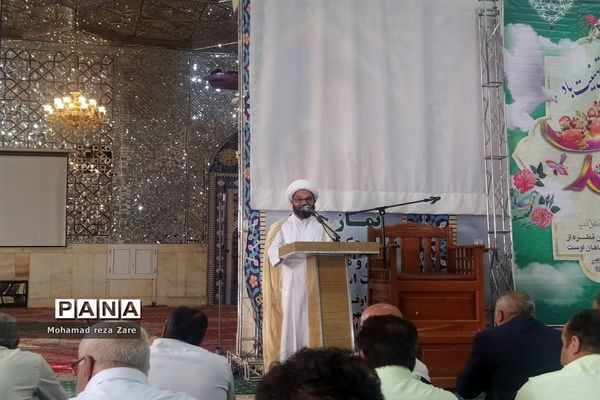 برپایی نماز عید قربان در امامزاده سید حمزه، کاشمر