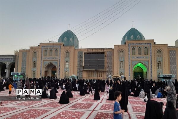 حال و هوای مسجد جمکران و کوه خضر نبی در روز عرفه