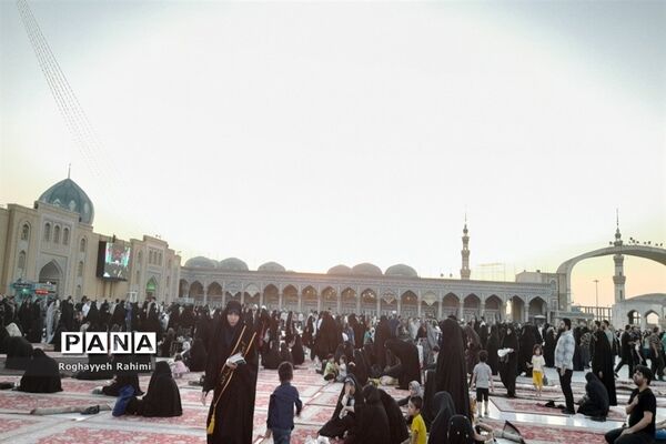 حال و هوای مسجد جمکران و کوه خضر نبی در روز عرفه