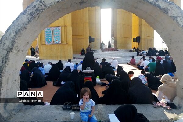 حال و هوای مسجد جمکران و کوه خضر نبی در روز عرفه
