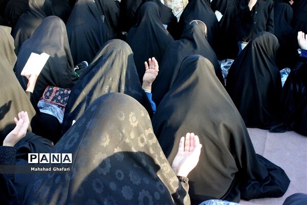 مراسم دعای عرفه در گلزار مطهر شهدای اراک