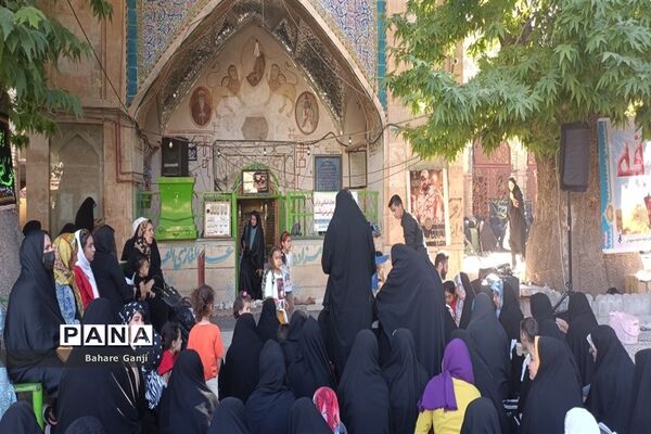 قرائت دعای عرفه در جوار حرم امامزاده سلطان نورالدین اردکان