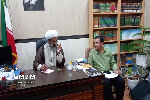 دیدار دانش‌آموزان فعال کارگروه‌های تربیتی با امام جمعه شهرستان ملارد