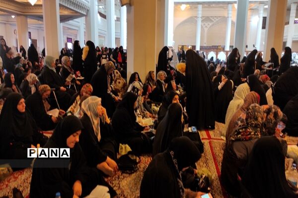 مراسم دعای پرفیض عرفه در حرم مطهر حضرت شاهچراغ (ع)