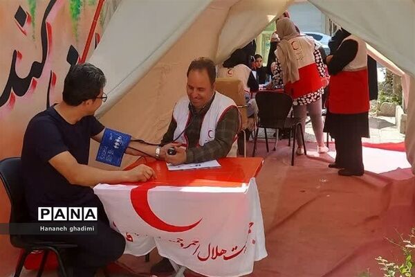برپایی ایستگاه‌سلامت توسط جمعیت هلال‌احمر قرچک در روستای ولی‌آباد