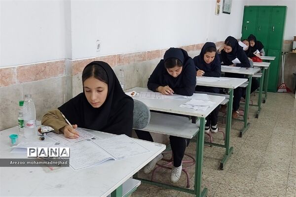برگزاری آزمون نمونه‌دولتی در هنرستان‌ کمال شهرستان‌ قرچک