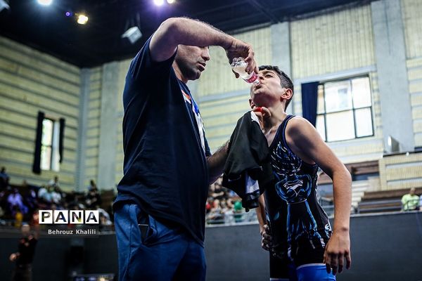 اولین جشنواره کشتی آزاد خردسالان جام پهلوانک‌ها