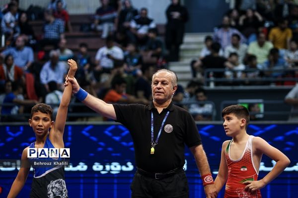 اولین جشنواره کشتی آزاد خردسالان جام پهلوانک‌ها