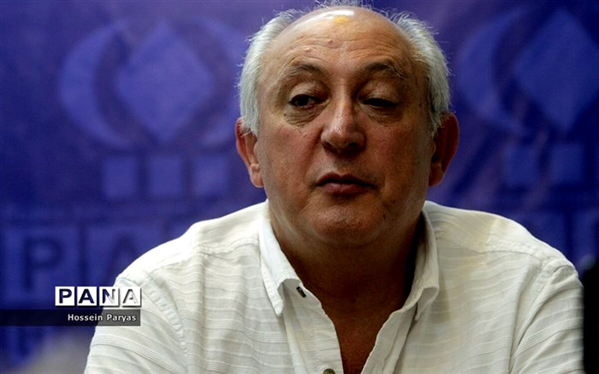 دولتمردان پرسپولیس را بیشتر از استقلال دوست دارند