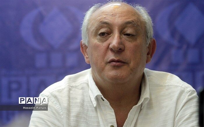دولتمردان پرسپولیس را بیشتر از استقلال دوست دارند