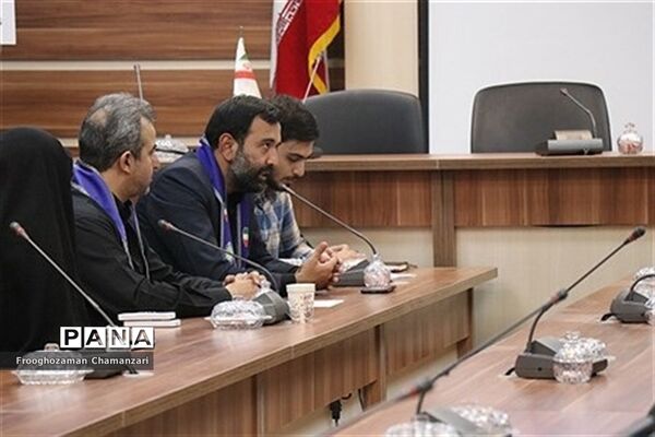 نشست هم‌اندیشی سازمان دانش‌آموزی خراسان‌رضوی و استان فارس