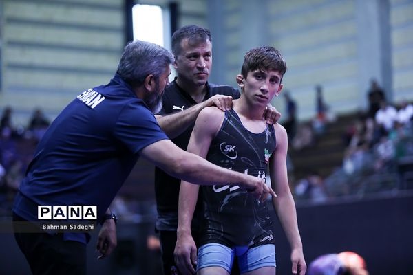 روز پایانی اولین جشنواره کشتی آزاد خردسالان جام پهلوانک‌ها