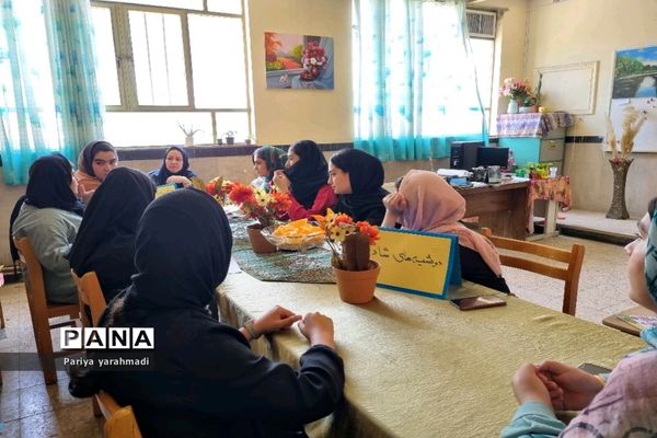 جلسه هم‌اندیشی افتتاحیه پایگاه تابستانی آموزشگاه یادگار امام (ره) شهرستان‌ ورامین