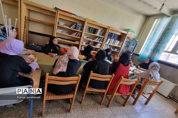 جلسه هم‌اندیشی افتتاحیه پایگاه تابستانی آموزشگاه یادگار امام (ره) شهرستان‌ ورامین