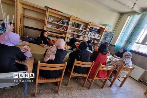 جلسه هم‌اندیشی افتتاحیه پایگاه تابستانی آموزشگاه یادگار امام (ره) شهرستان‌ ورامین