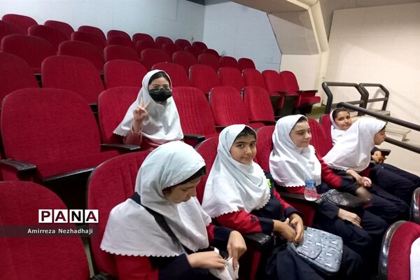 مراسم تجلیل از برگزیدگان چهل‌و‌یکمین دوره از مسابقات قرآن، عترت و نماز و فرهنگی هنری