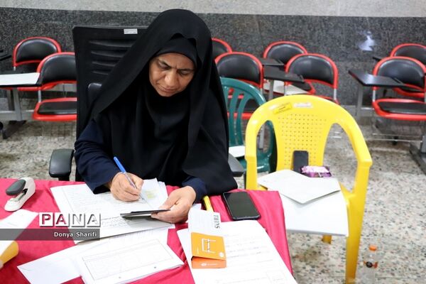 بازدید معاون پژوهش، برنامه‌ریزی و توسعه منابع انسانی آموزش و پرورش استان بوشهر از روند بررسی مدارک آزمون استخدامی