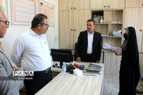 بازدید معاون پژوهش، برنامه‌ریزی و توسعه منابع انسانی آموزش و پرورش استان بوشهر از روند بررسی مدارک آزمون استخدامی