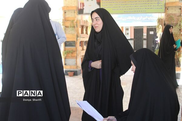 بازدید معاون پژوهش، برنامه‌ریزی و توسعه منابع انسانی آموزش و پرورش استان بوشهر از روند بررسی مدارک آزمون استخدامی