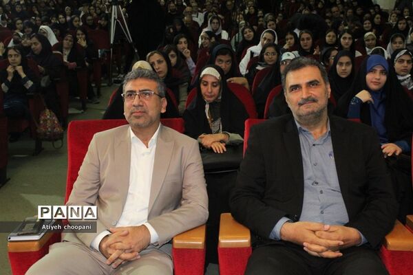 آیین تجلیل از برگزیدگان چهل و یکمین دوره مسابقات فرهنگی و هنری