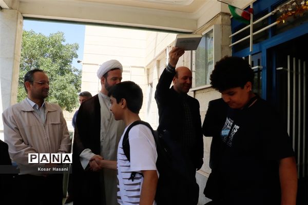 دومین کاروان اردوی زیارتی مشهد مقدس برای دانش‌آموزان و فرهنگیان آذربایجان شرقی