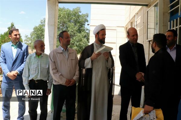 دومین کاروان اردوی زیارتی مشهد مقدس برای دانش‌آموزان و فرهنگیان آذربایجان شرقی
