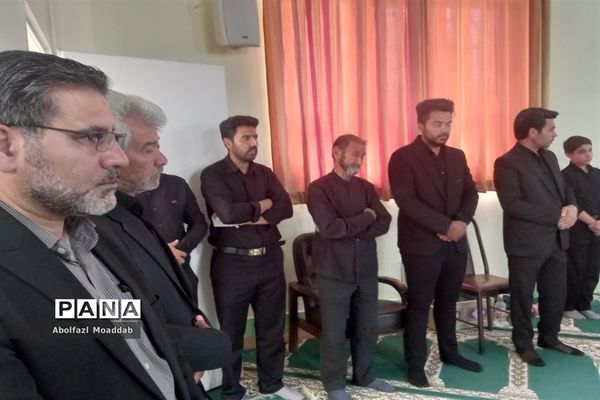 مراسم ترحیم دانش‌آموز قهرمان کاشمری