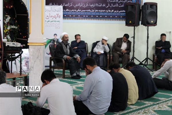 مراسم ترحیم دانش‌آموز قهرمان کاشمری