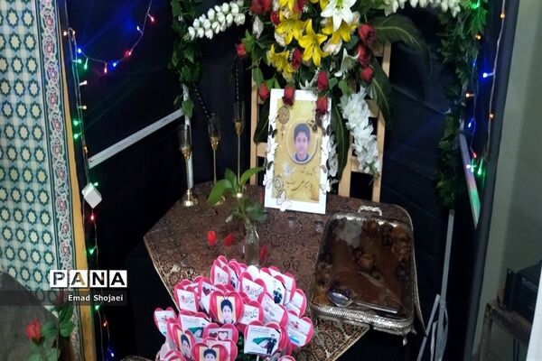 مراسم ترحیم دانش‌آموز قهرمان کاشمری